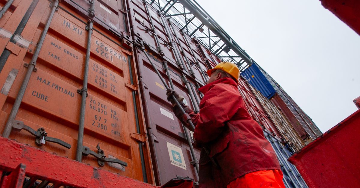 How to Track an International Package End-to-End